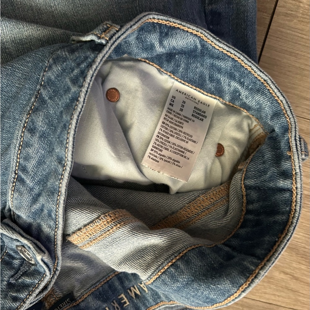 American Eagle Dreamy Drape Stretch Super High-Waisted Baggy Wide-Leg Jean, 20 - Picture 10 of 13